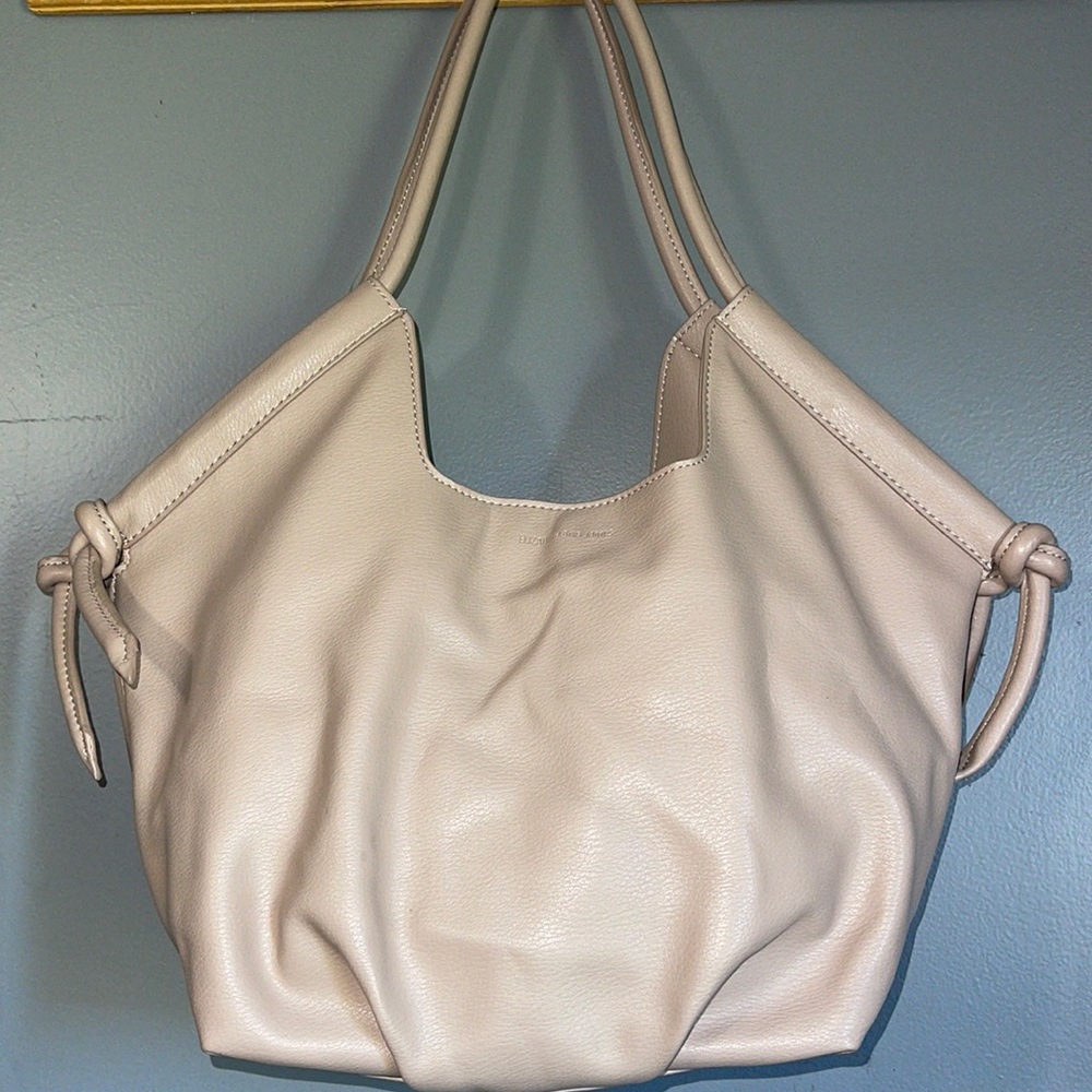 ELIZABETH AND JAMES TOP HANDLE HANDBAG CREAM FAUX LEATHER.